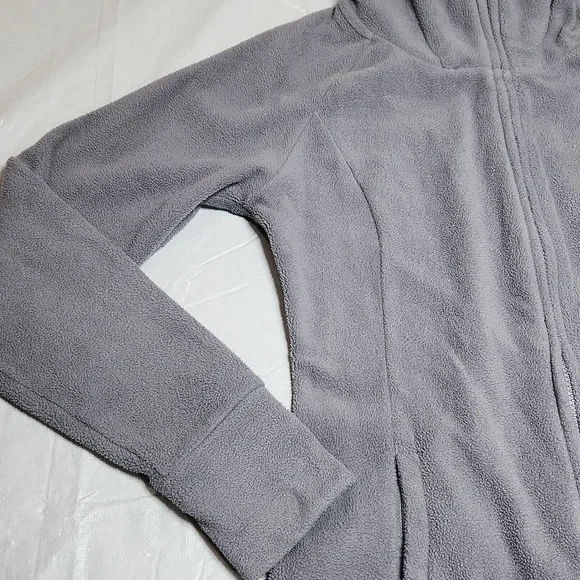 Zip-up Bench Sweater - Picture 5 of 16